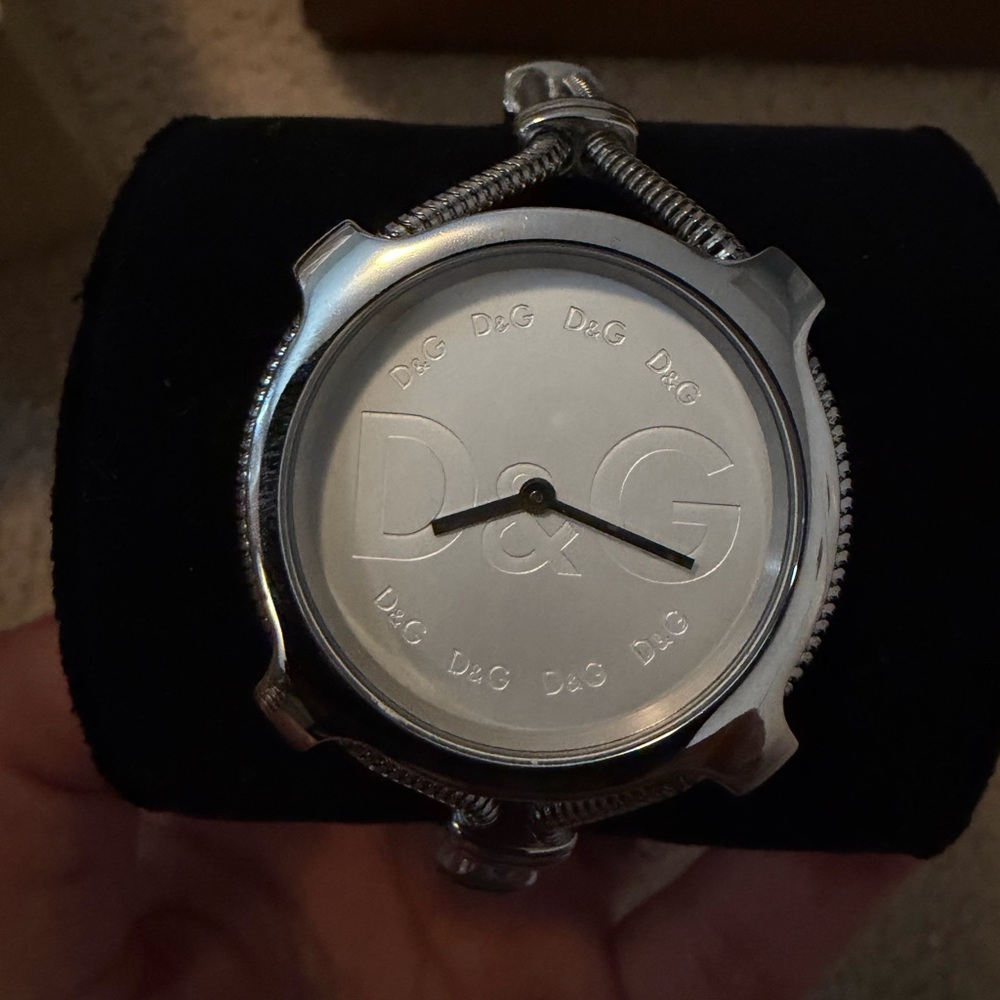 D&G Silver Tone Women's Logo Dial Bracelet Watch